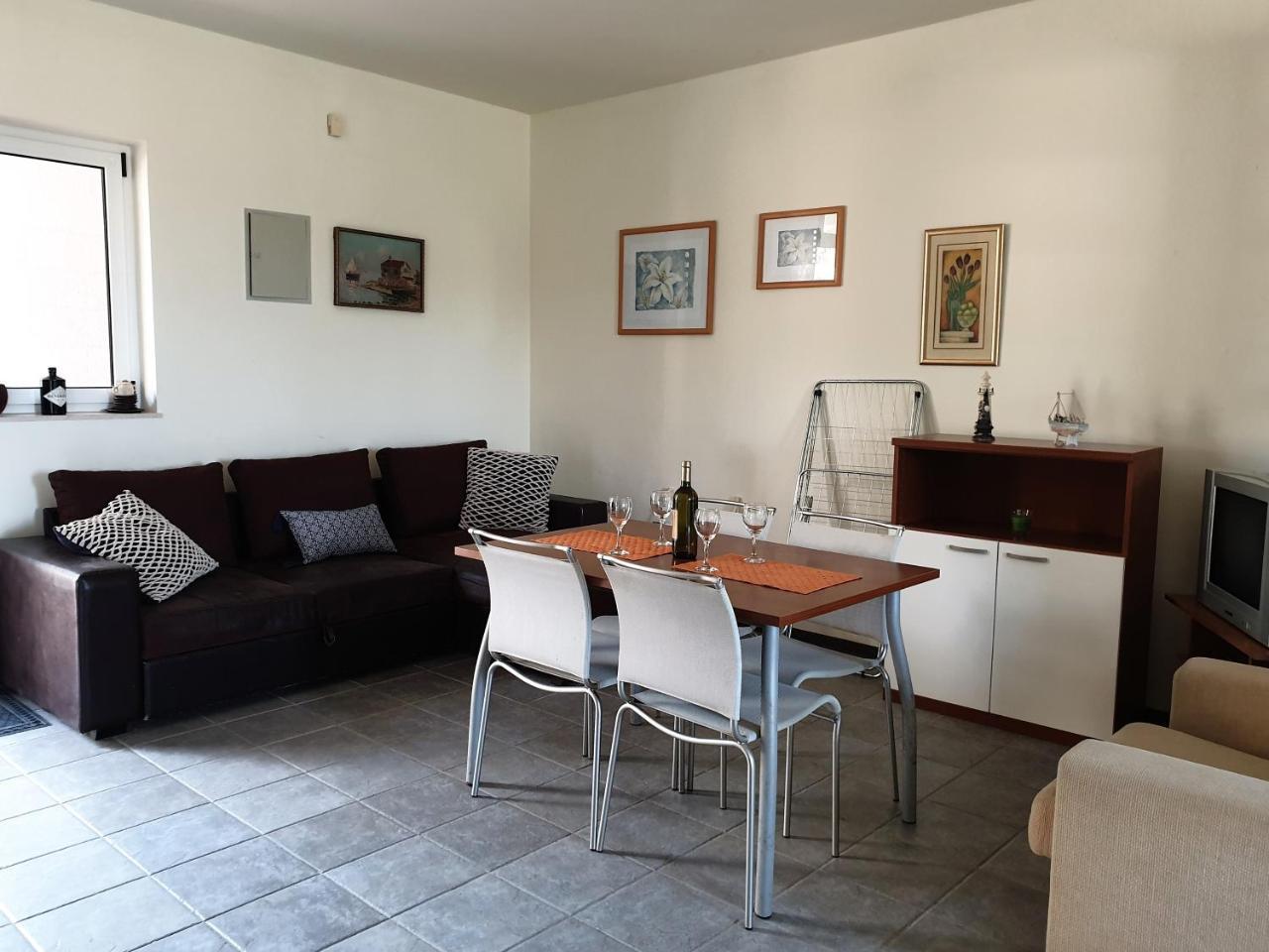 Apartments Bellevue Novalja Eksteriør billede